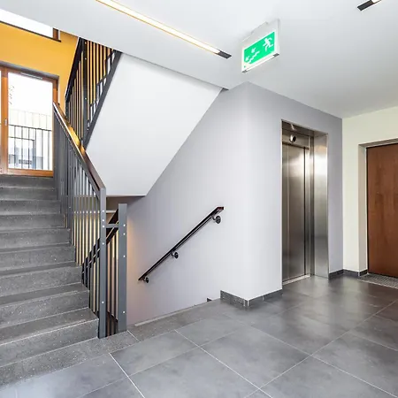 Rentplanet - Lubicz Apartamento Cracóvia